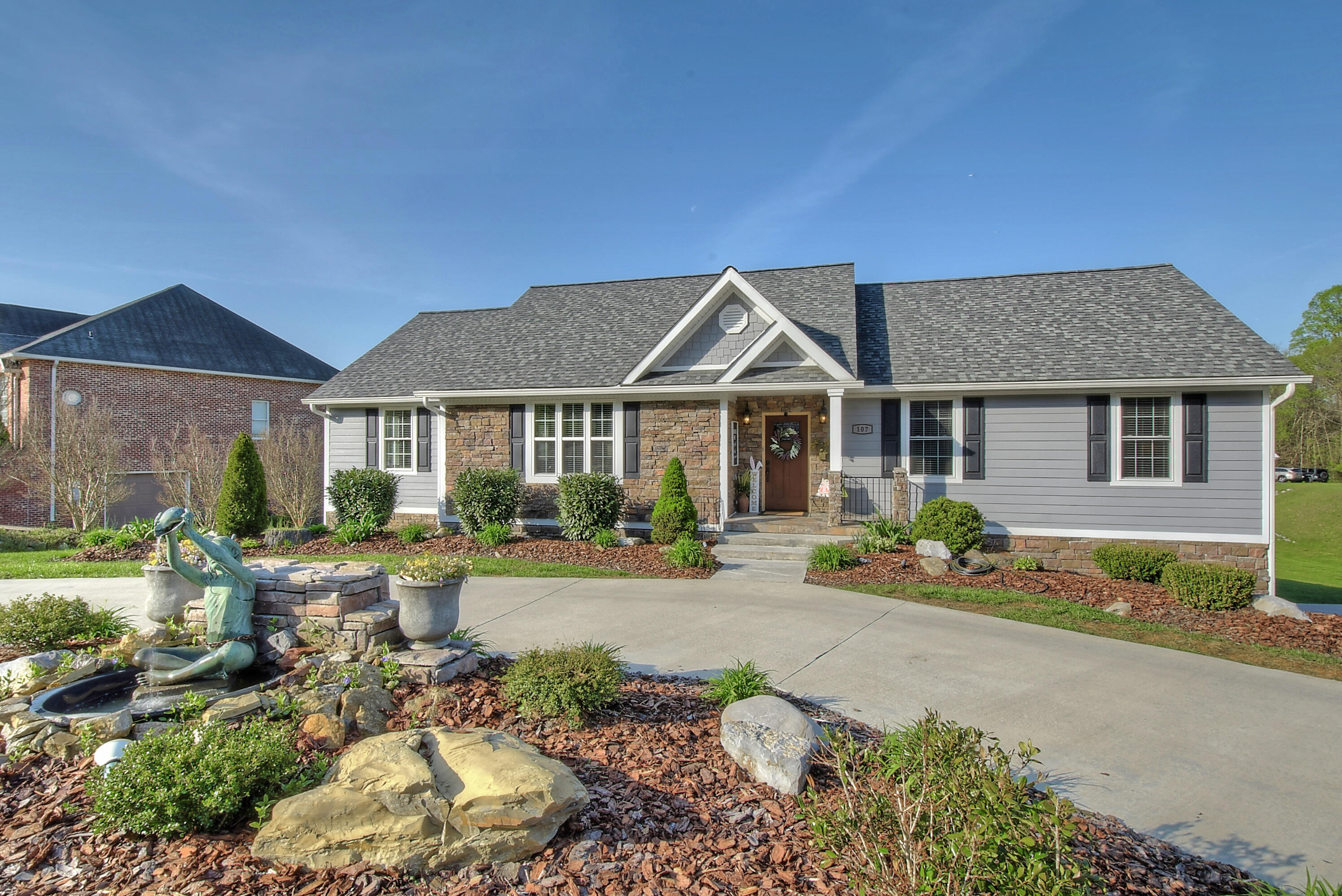 107 Stone Ridge Court Elizabethton, TN 37643 - Photo 3 of 54 3