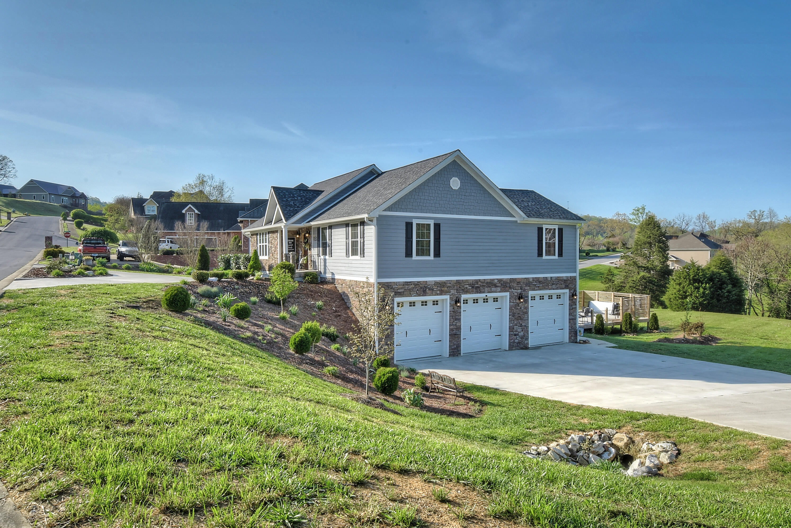 107 Stone Ridge Court Elizabethton, TN 37643 - Photo 5 of 54 5