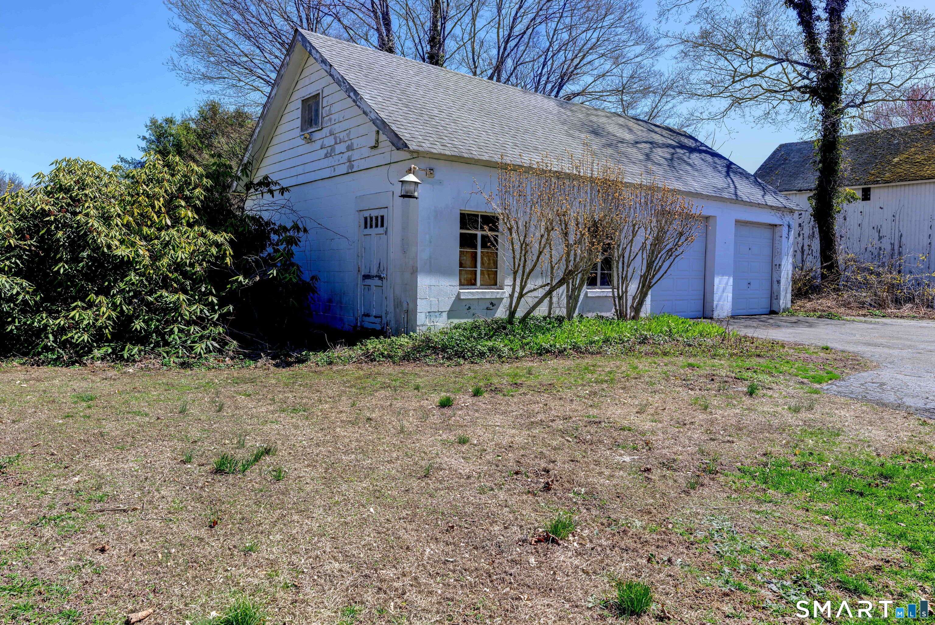 45 Rimmon Road North Haven, CT 06473 - Photo 30 of 40 Oversized 3 car garage (Front)