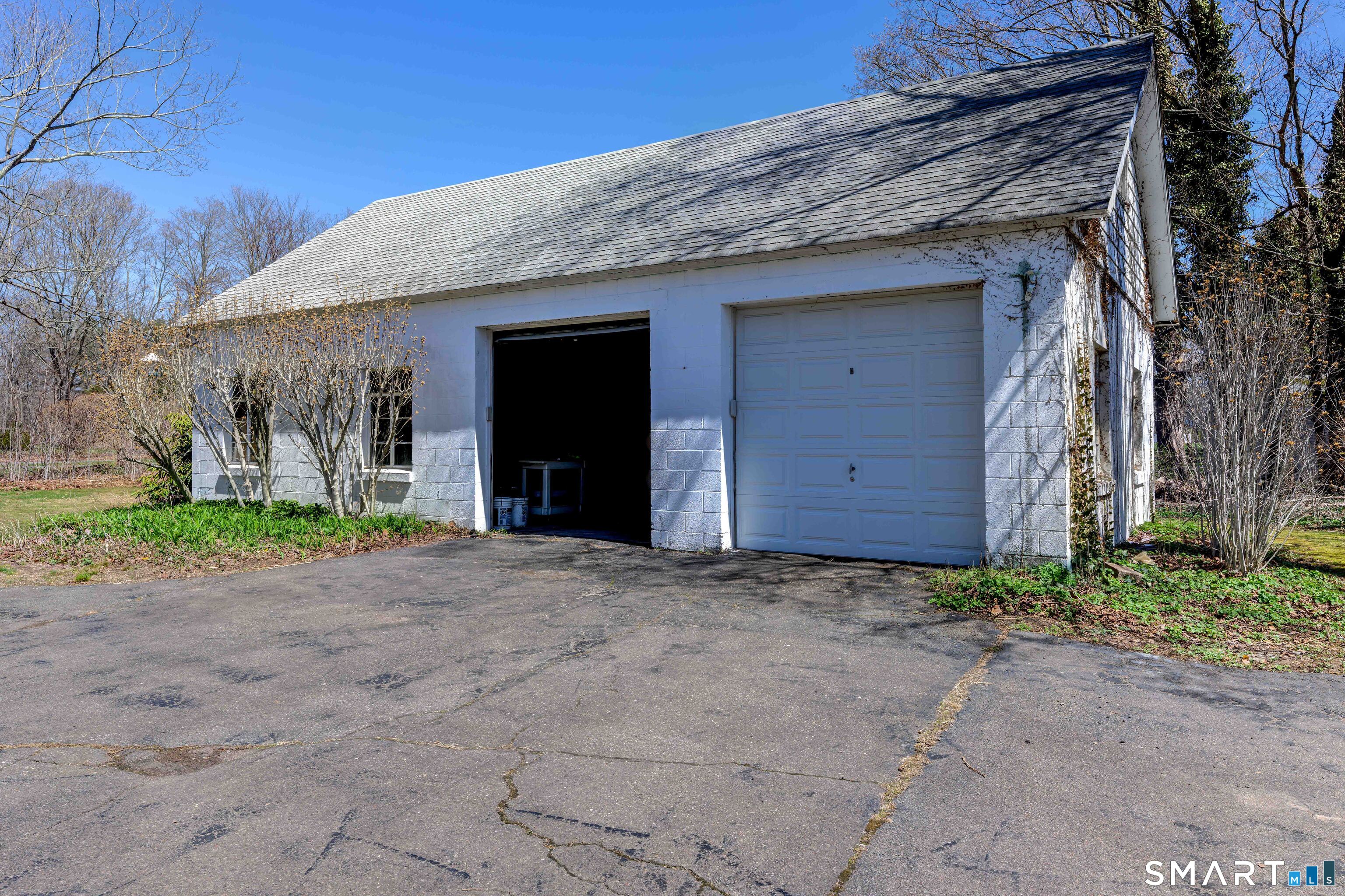45 Rimmon Road North Haven, CT 06473 - Photo 32 of 40 Extra large garage doors Two in front and one in the rear.
