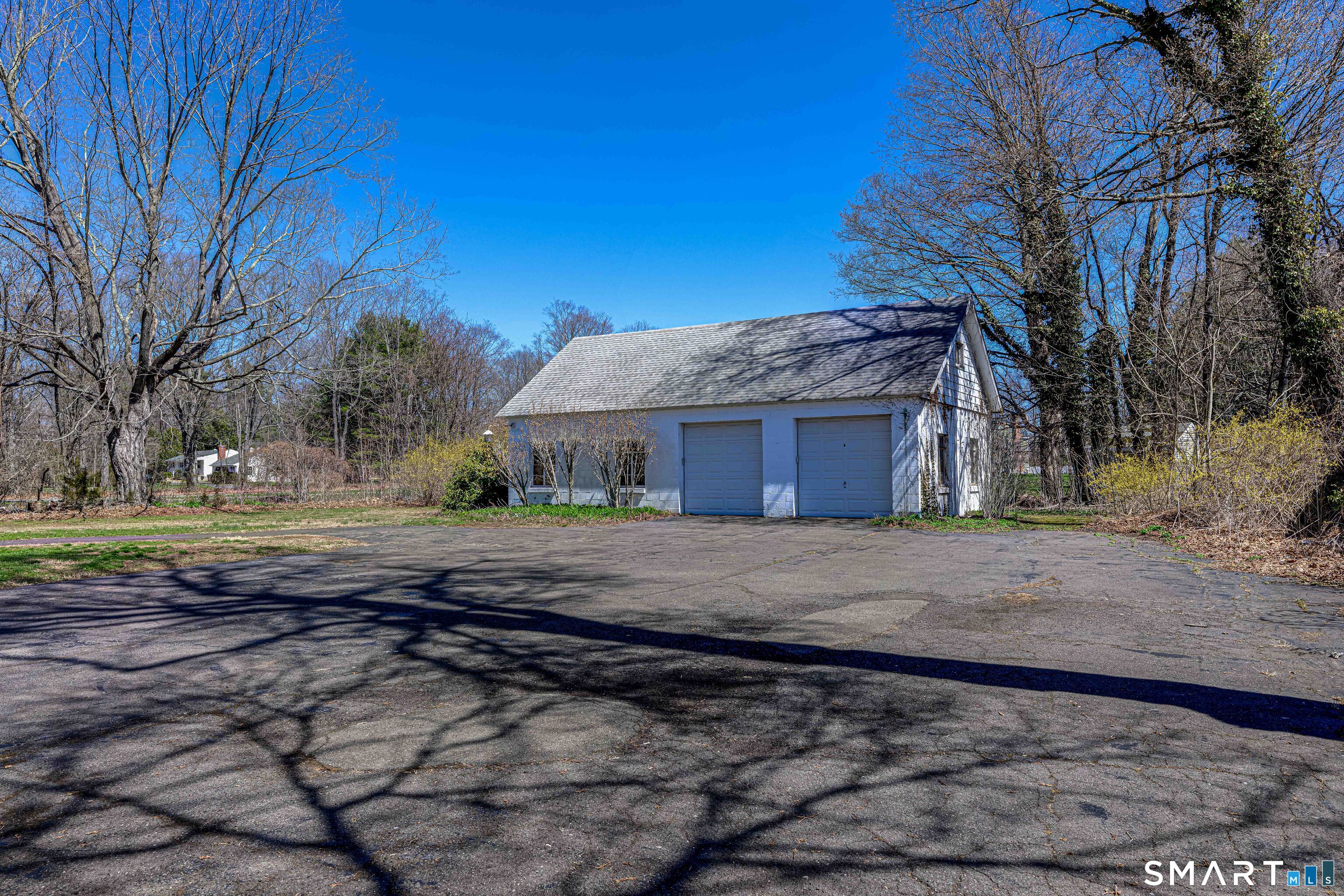 45 Rimmon Road North Haven, CT 06473 - Photo 34 of 40 Loads of parking for entertaining.
