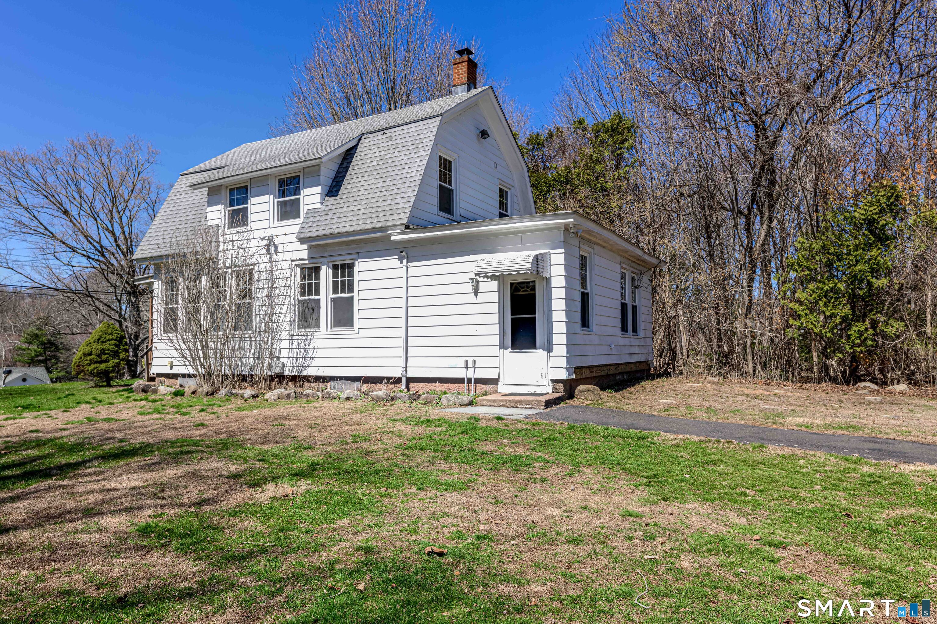 45 Rimmon Road North Haven, CT 06473 - Photo 35 of 40 Huge side yard for possible expansion? or a great summer picnic!