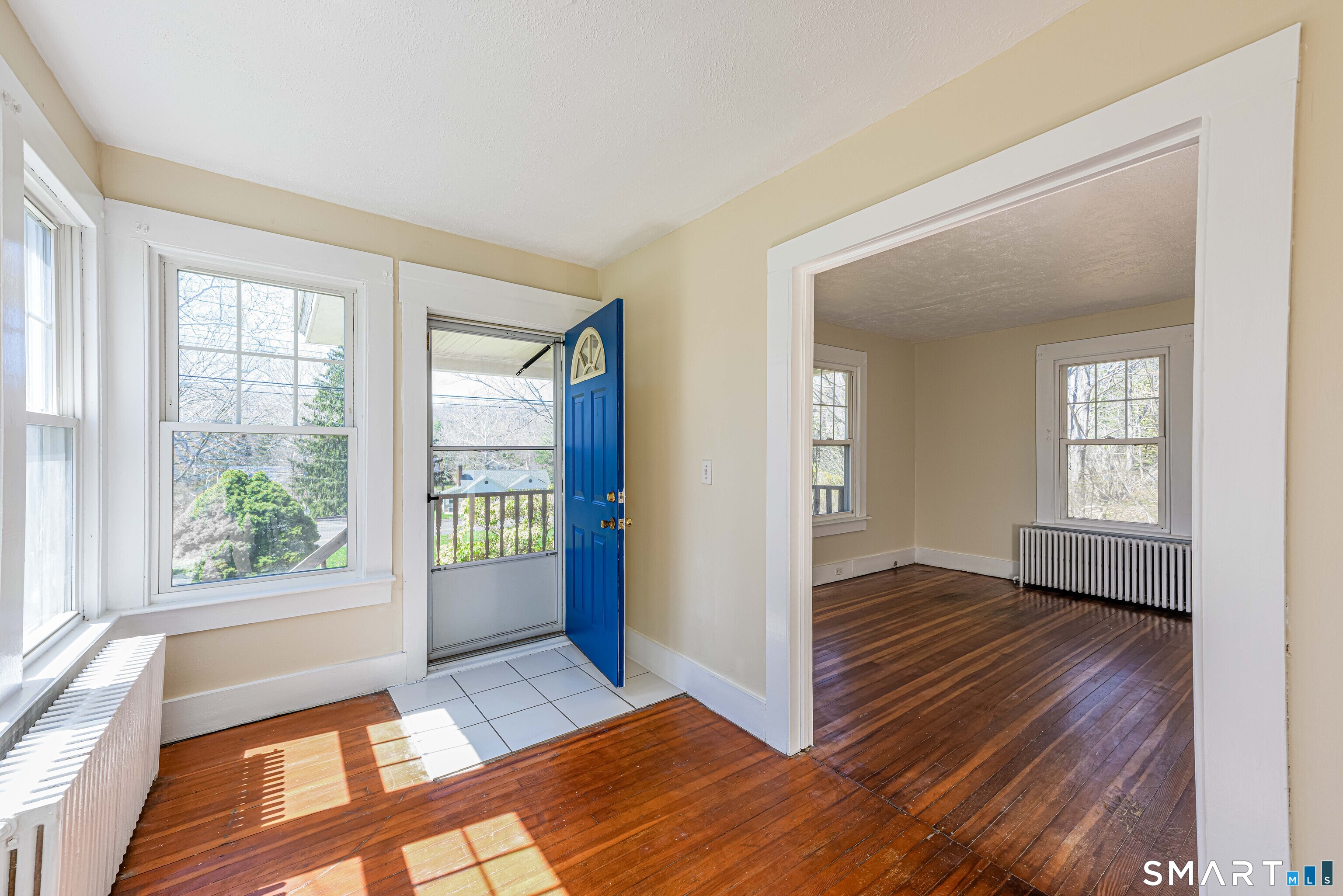 45 Rimmon Road North Haven, CT 06473 - Photo 4 of 40 Front door coming in from the porch.