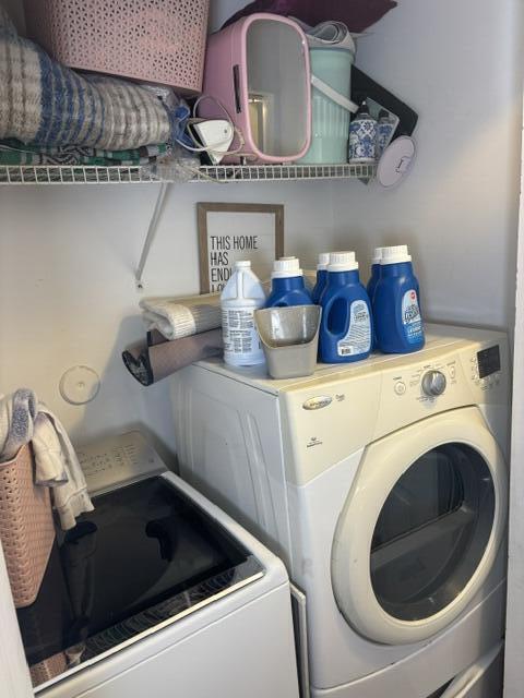 6207 Adriatic Way West Palm Beach, FL 33413 - Photo 26 of 26 a utility room with dryer and washer