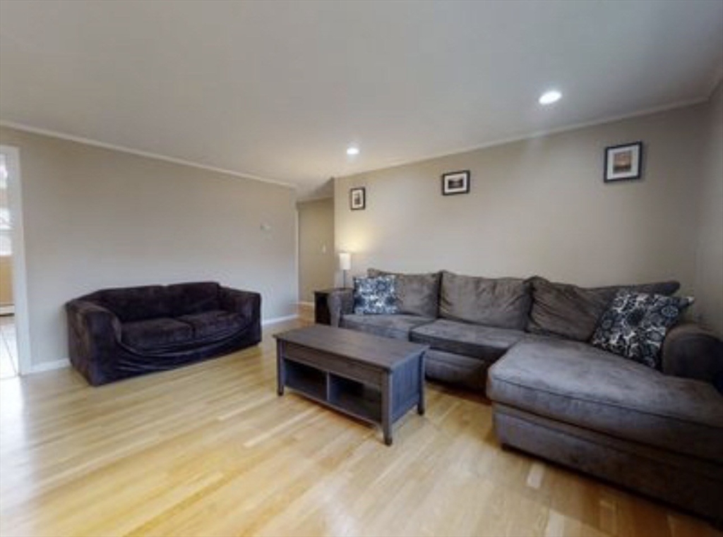 50 Bryon Road, Unit 6 Chestnut Hill, MA 02467 - Photo 7 of 11