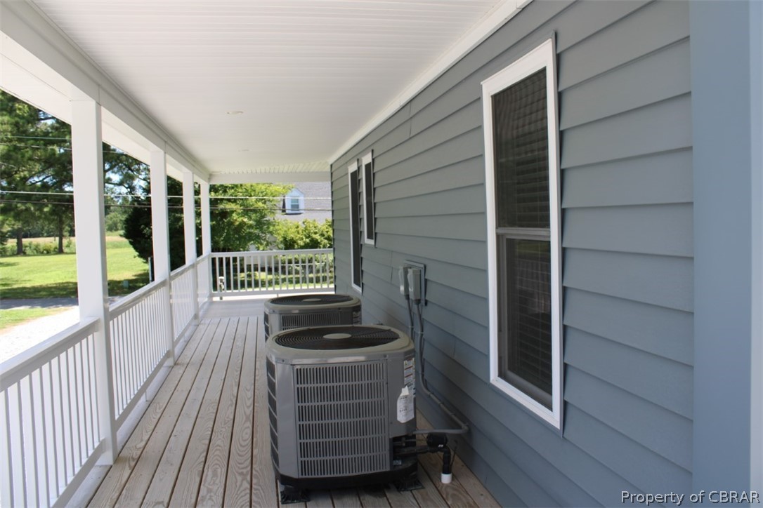 1712 Dandy Loop Road Yorktown, VA 23692 - Photo 6 of 36