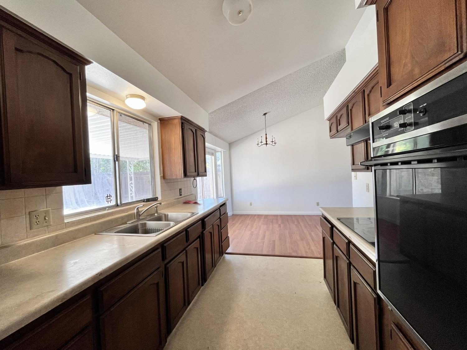 5337 West Richert Avenue Fresno, CA 93722 - Photo 12 of 15