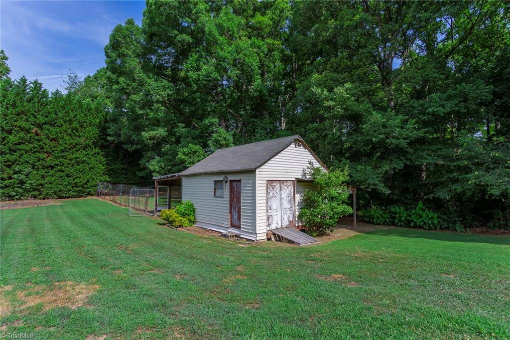 403 Ward Curry Road Lexington, NC 27292 - Photo 8 of 26 Gallery Image 8
