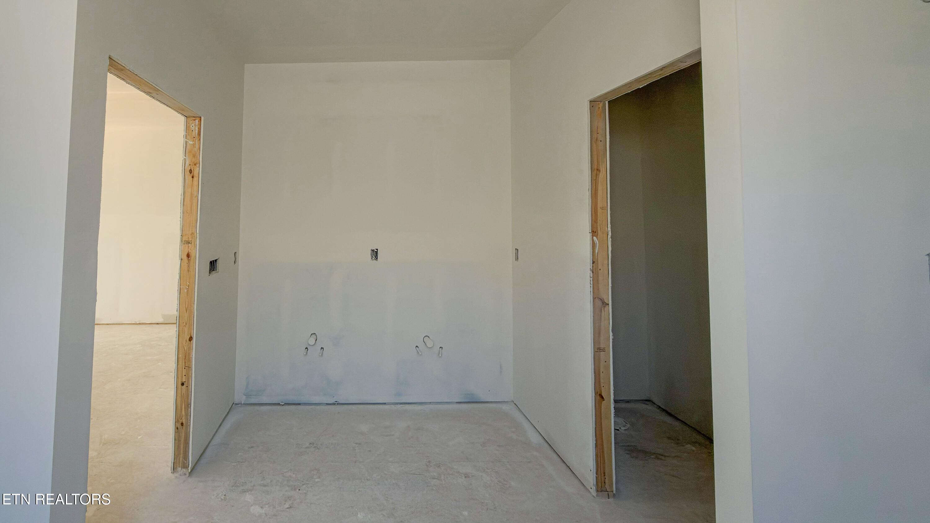 159 Elokwa Way Loudon, TN 37774 - Photo 17 of 46 Master Bathroom