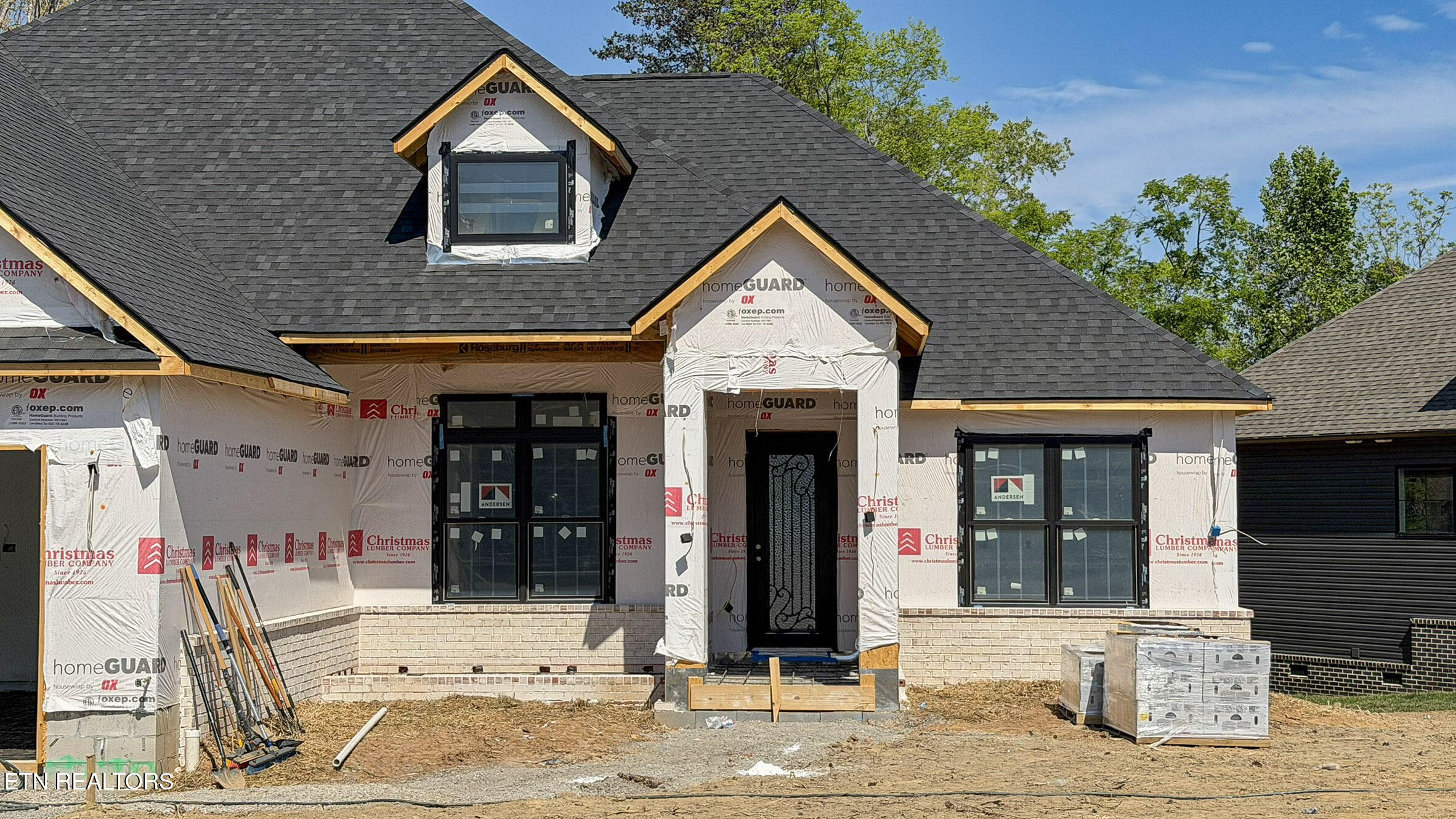 159 Elokwa Way Loudon, TN 37774 - Photo 2 of 46 Front Entrance