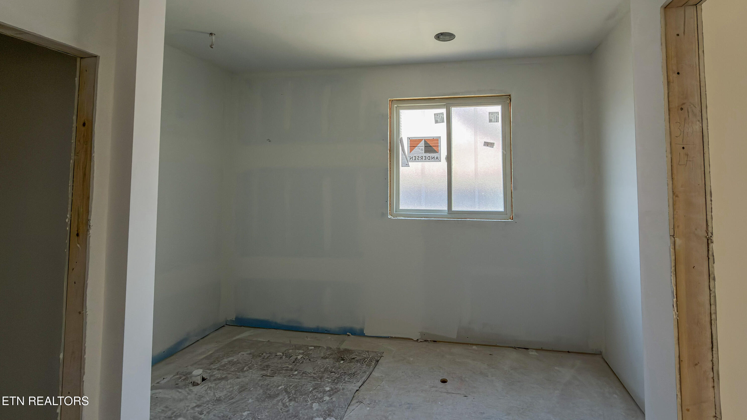 159 Elokwa Way Loudon, TN 37774 - Photo 18 of 46 Master Shower / Tub