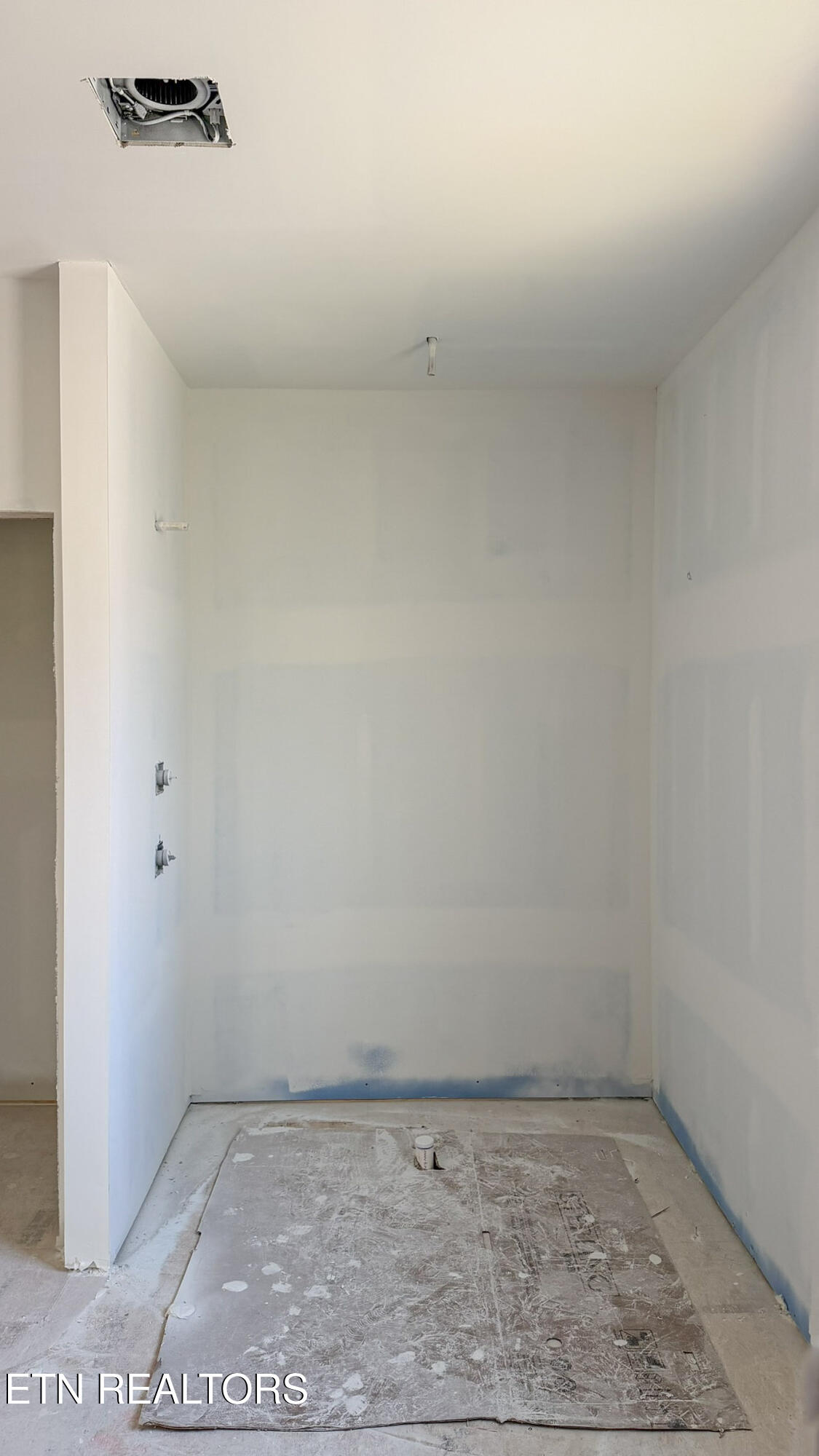 159 Elokwa Way Loudon, TN 37774 - Photo 19 of 46 Master Shower