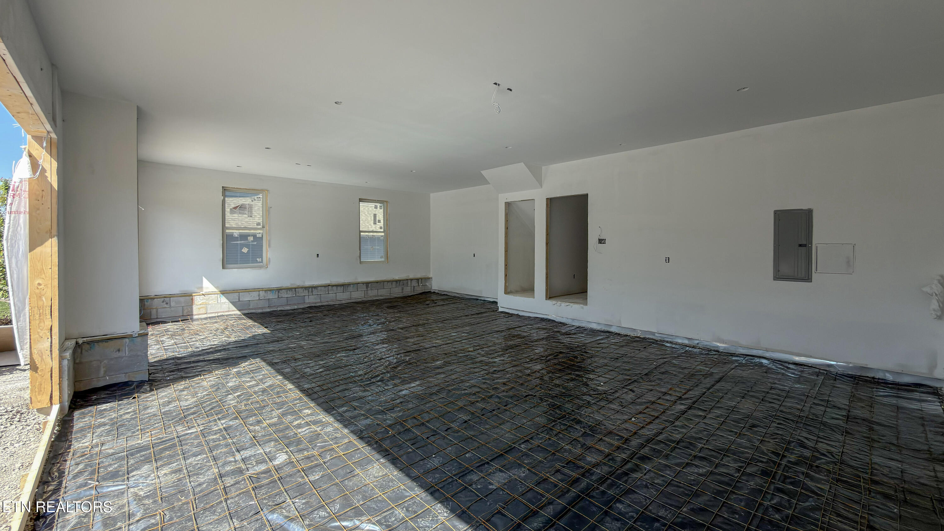 159 Elokwa Way Loudon, TN 37774 - Photo 34 of 46 Oversized Car Garage