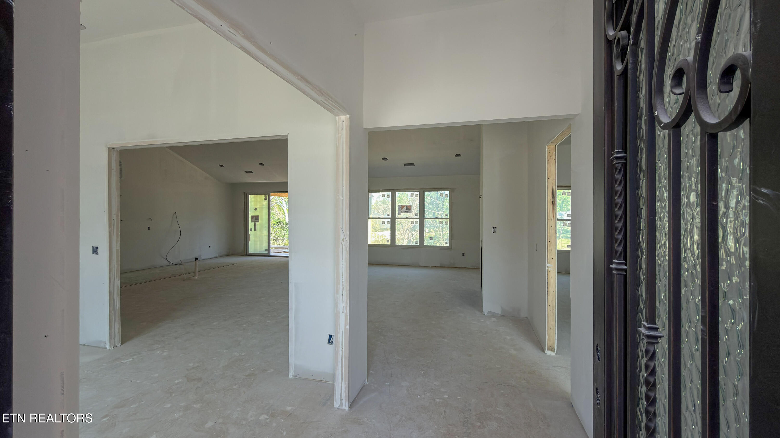 159 Elokwa Way Loudon, TN 37774 - Photo 4 of 46 Front Entrance