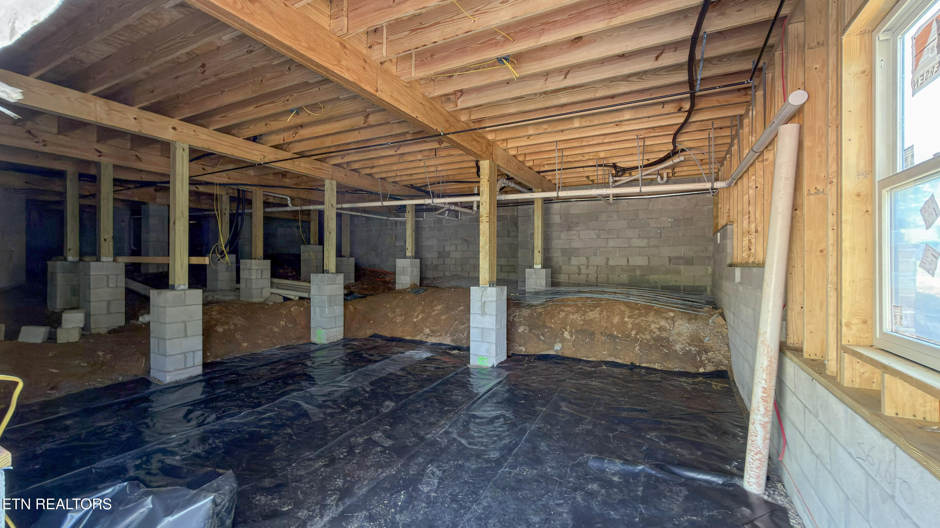 159 Elokwa Way Loudon, TN 37774 - Photo 40 of 46 Crawlspace