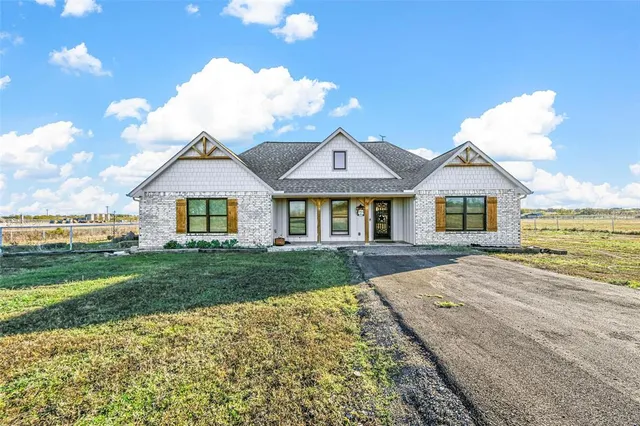 $599,900 | 7145 Donald Road, Krum, TX 76249