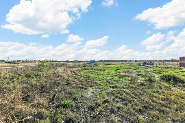 $599,900 | 7145 Donald Road, Krum, TX 76249