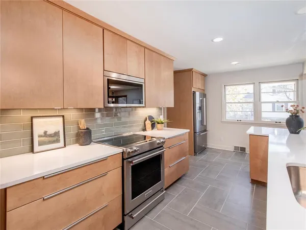 $995,000 | 1368 Eleanor Avenue, St. Paul, MN 55116