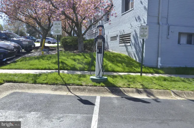 $210,000 | 3601 5th Street South, Unit 206, Arlington, VA 22204