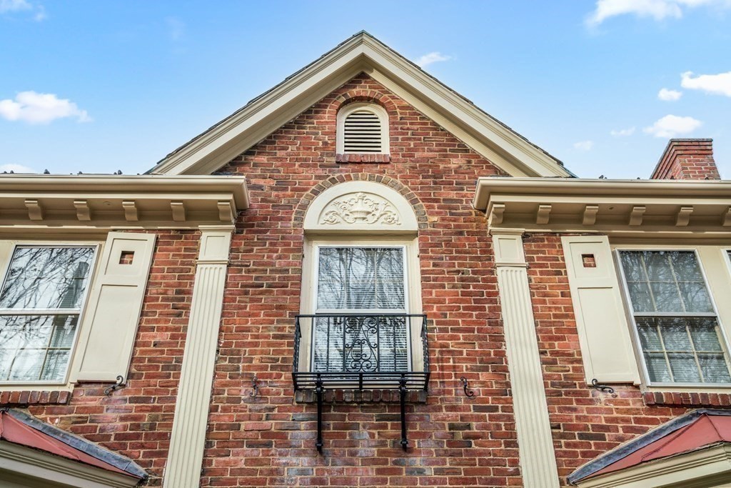 204 Lancaster Terrace Brookline, MA 02446 - Photo 28 of 32 a front view of a house