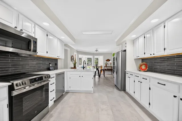 $575,000 | 126 Wateree Drive, Santee, SC 29142