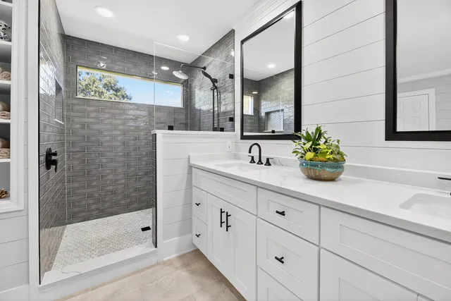 $575,000 | 126 Wateree Drive, Santee, SC 29142