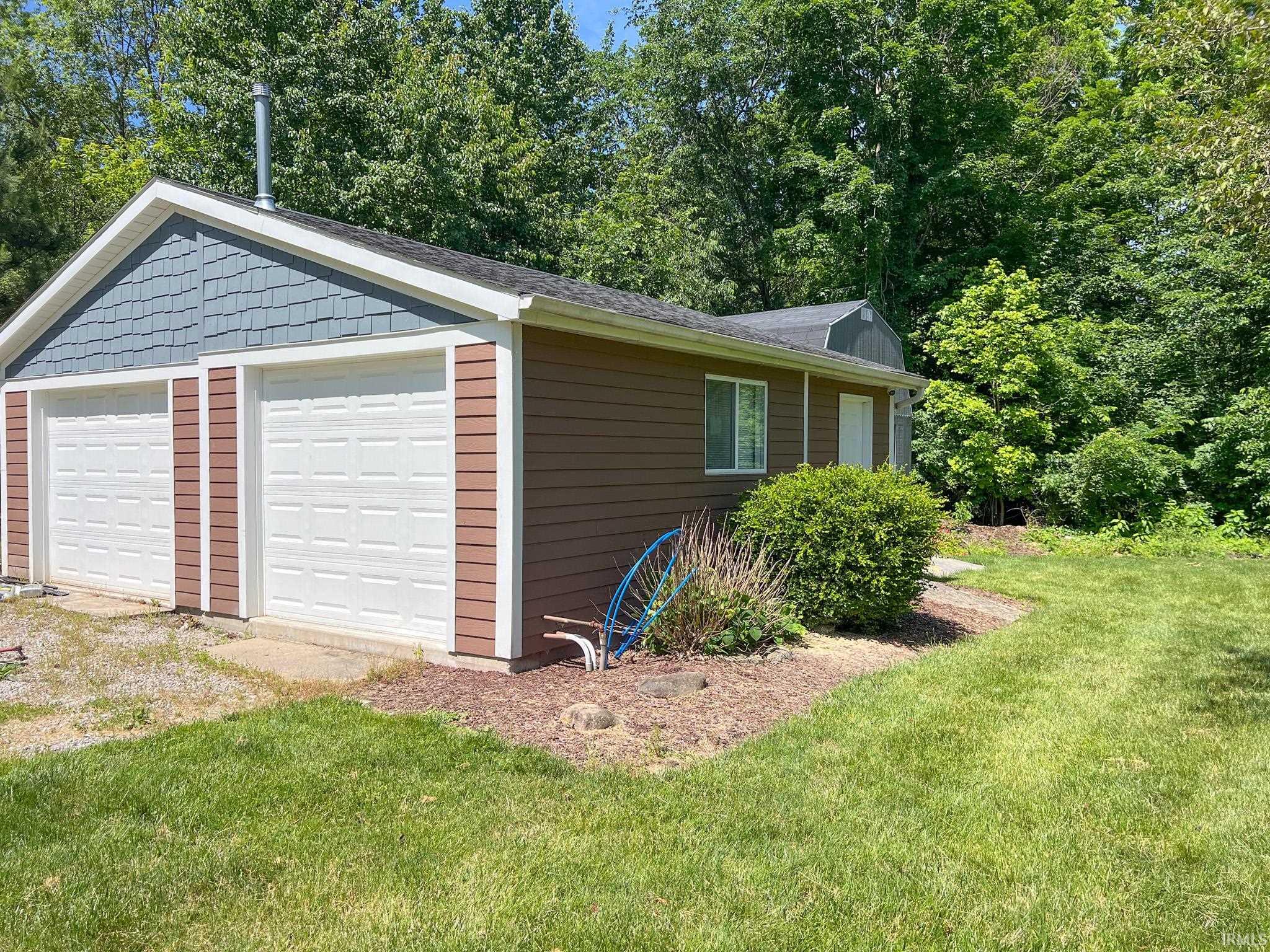 11303 Leo Road Fort Wayne, IN 46845 - Photo 8 of 32