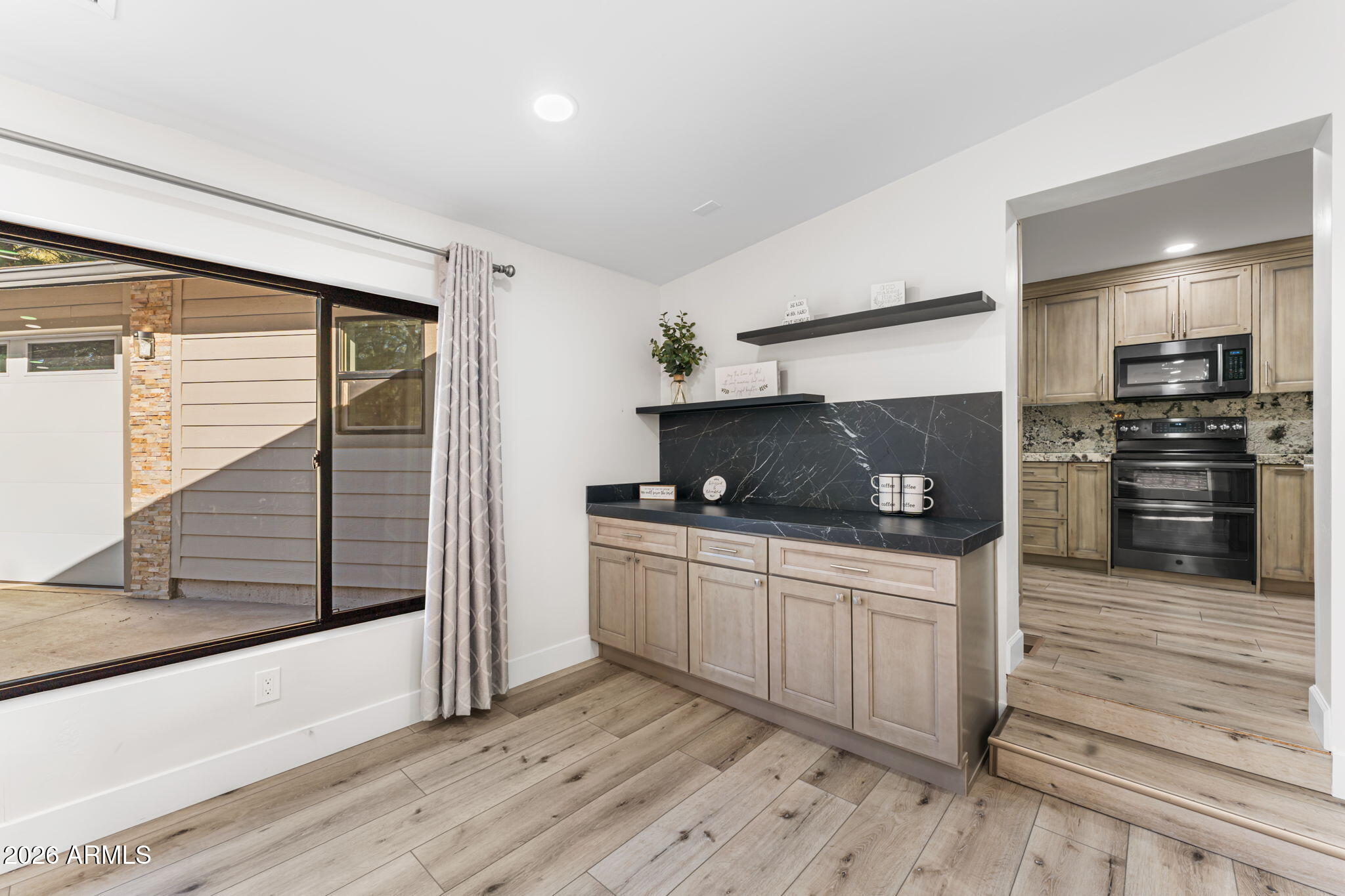 5055 Townsend-Winona Road Flagstaff, AZ 86004 - Photo 10 of 36 Coffee bar/Breakfast Nook