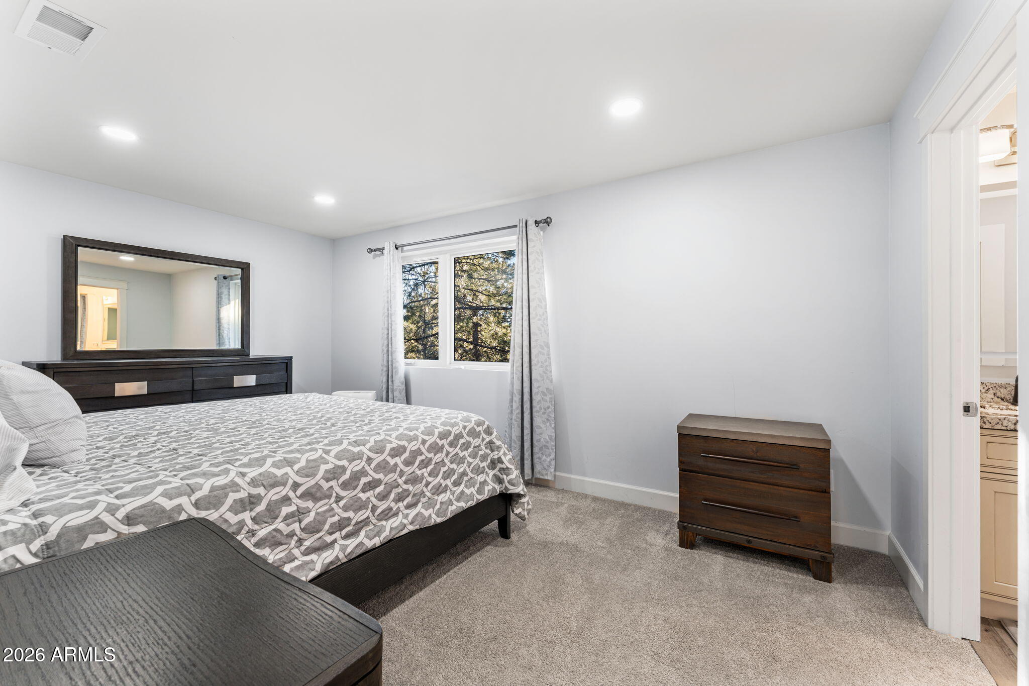 5055 Townsend-Winona Road Flagstaff, AZ 86004 - Photo 16 of 36 2nd Bedroom (Upstairs)