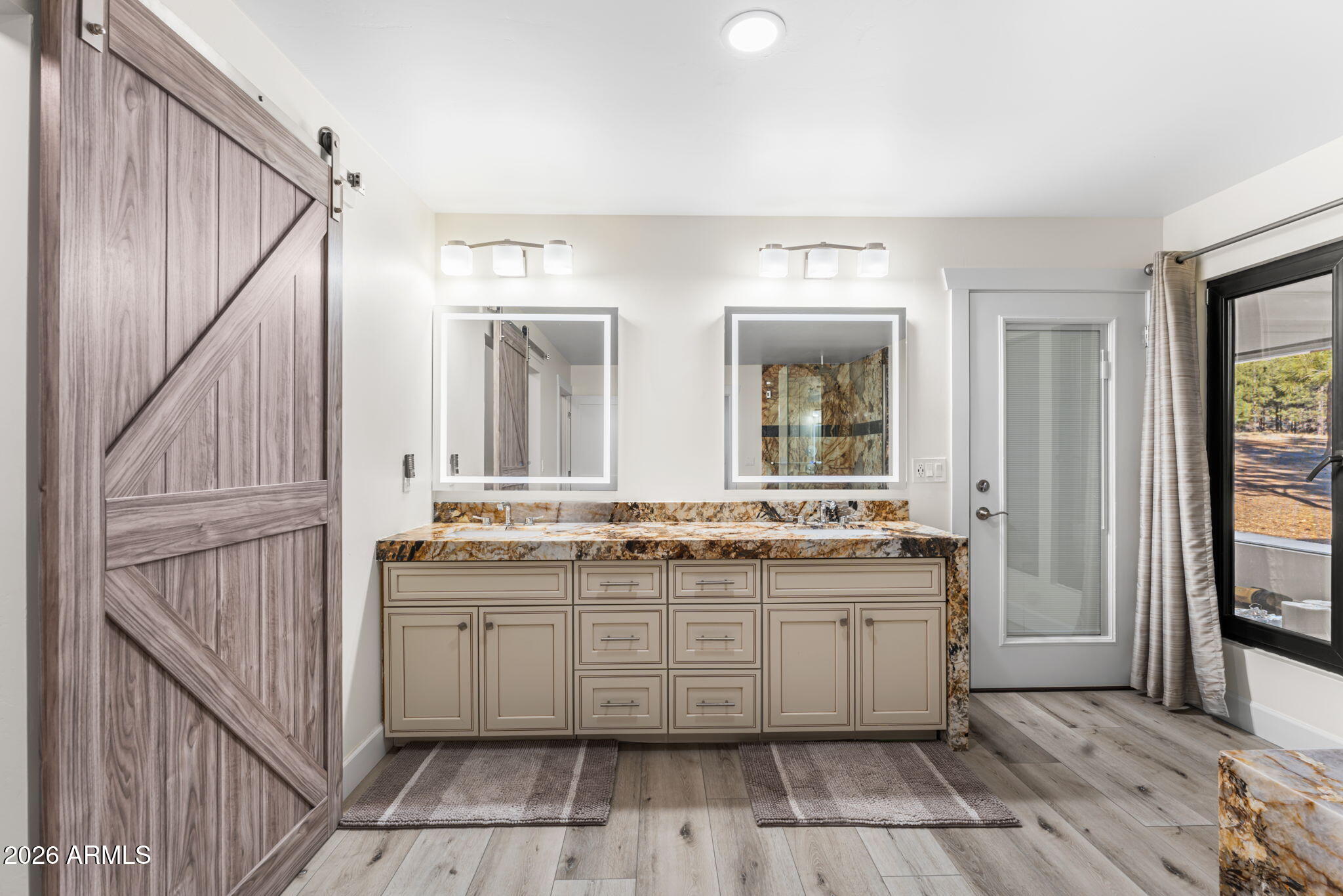 5055 Townsend-Winona Road Flagstaff, AZ 86004 - Photo 24 of 36 Master Vanity