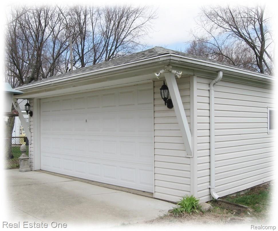 36747 Greenbush Road Wayne, MI 48184 - Photo 24 of 26 2 Car Garage with Opener and Electric!
