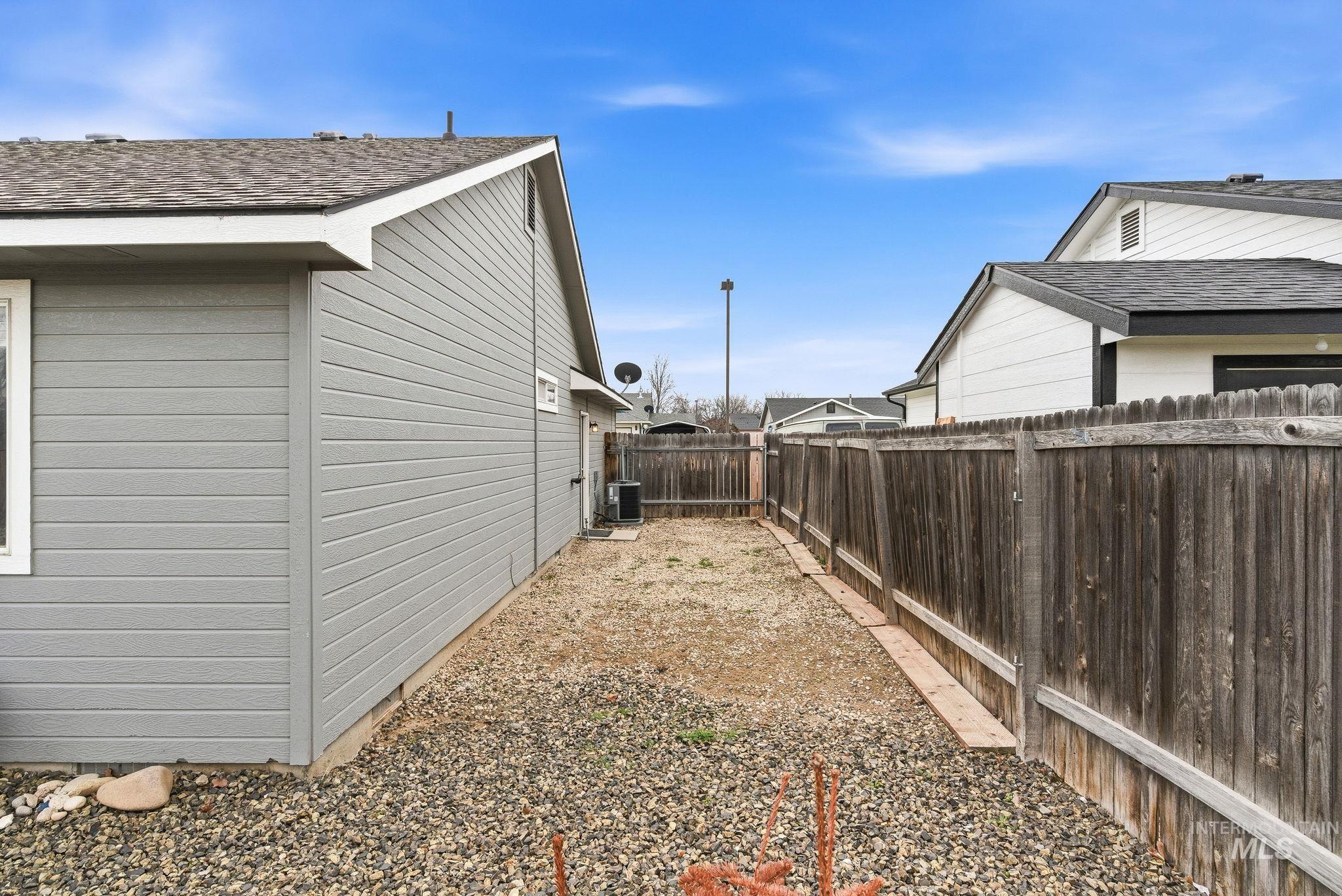 696 West Rams Hill Street Kuna, ID 83634 - Photo 44 of 46 View of fenced backyard