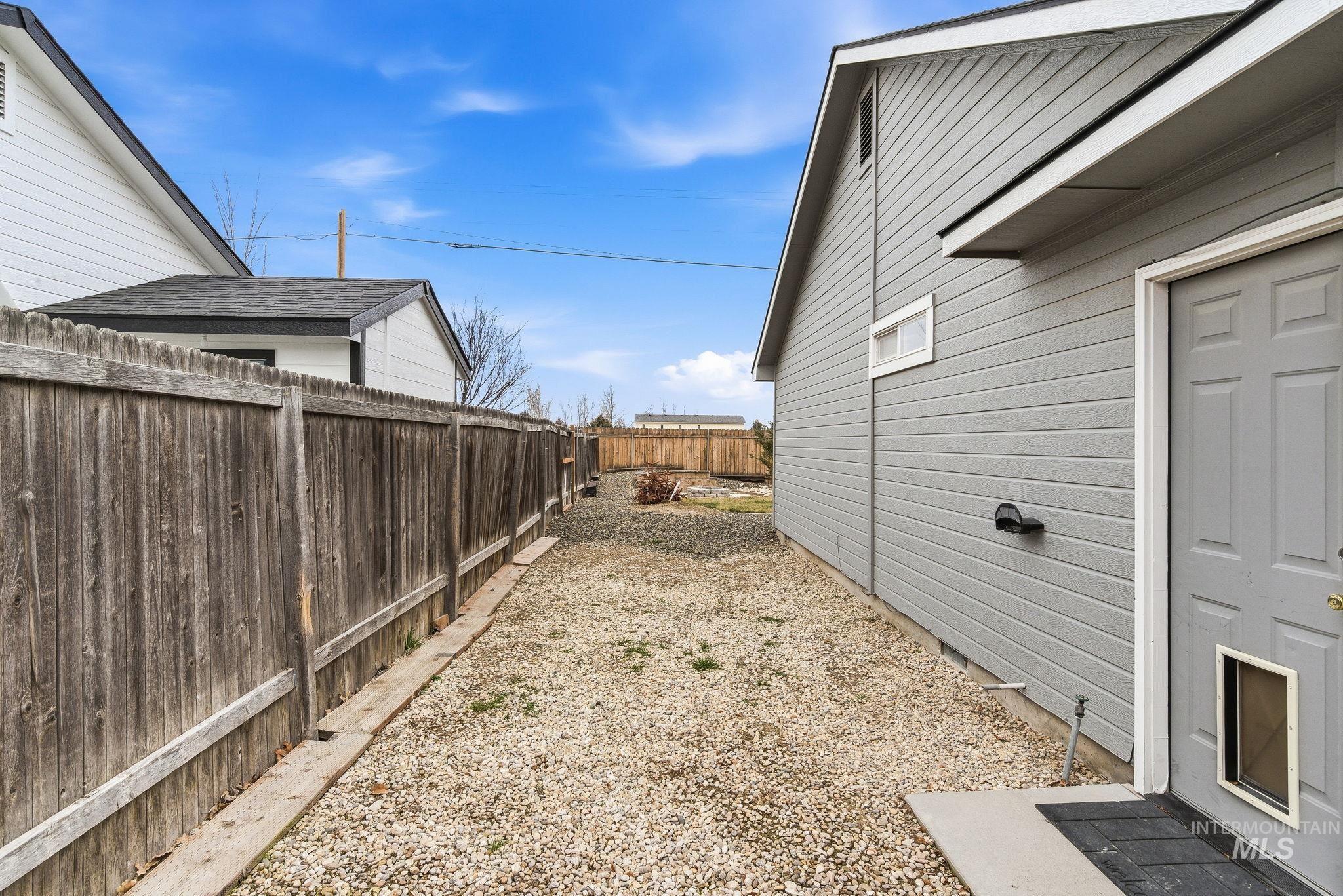 696 West Rams Hill Street Kuna, ID 83634 - Photo 45 of 46 View of fenced backyard