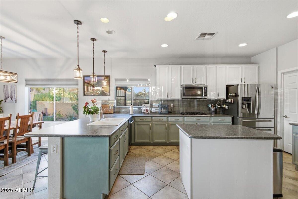 120 West Southern Hills Road Phoenix, AZ 85023 - Photo 23 of 67 Kitchen
