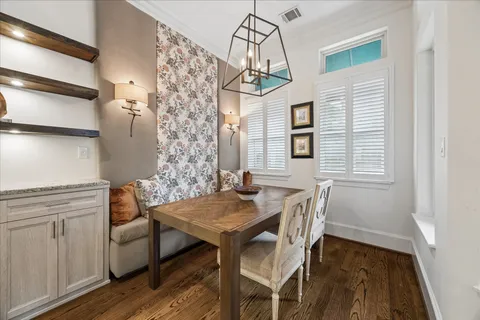 $899,000 | 1525 Early Lane, Houston, TX 77055