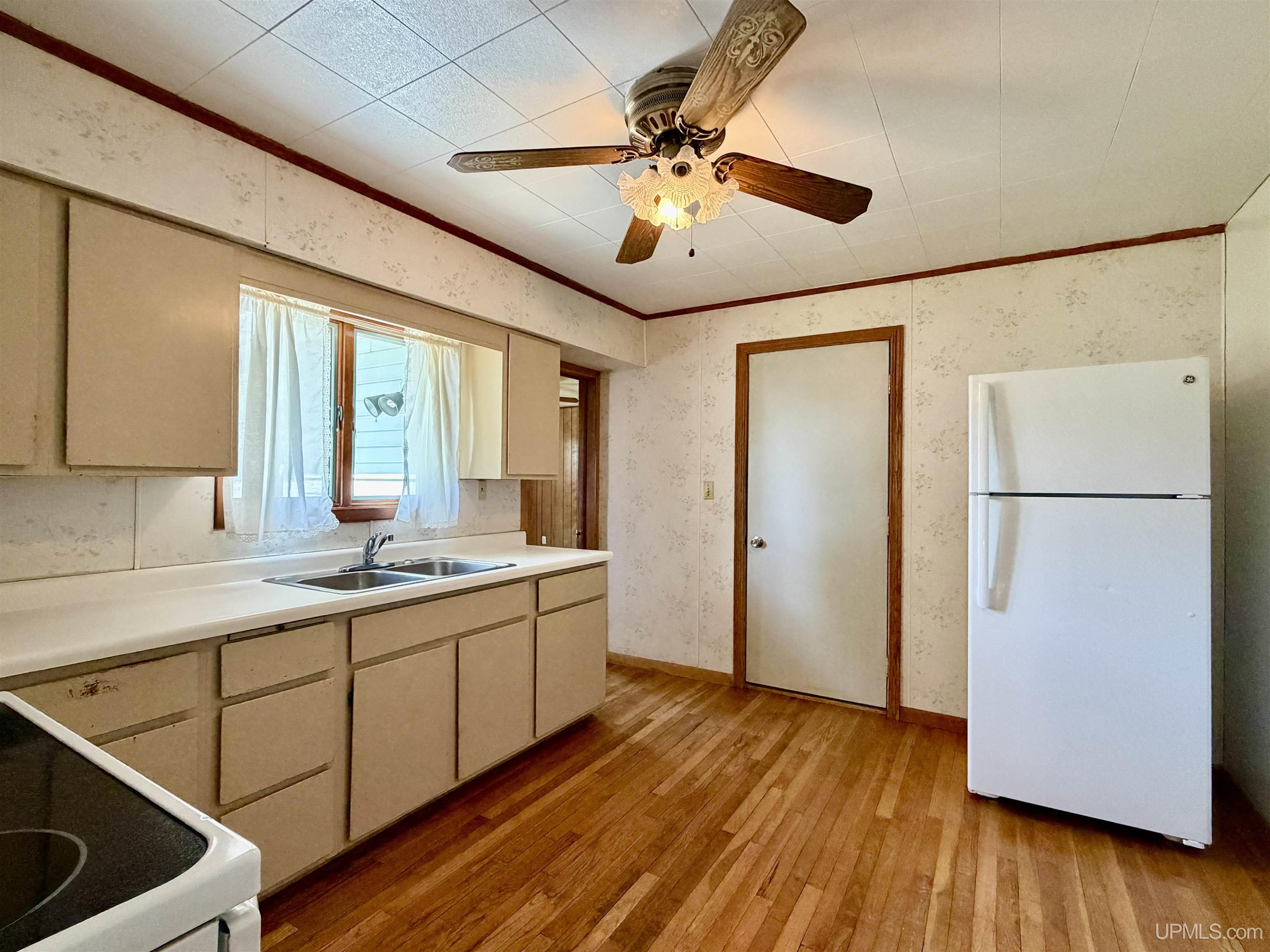 61 4th Street South Range, MI 49963 - Photo 16 of 35
