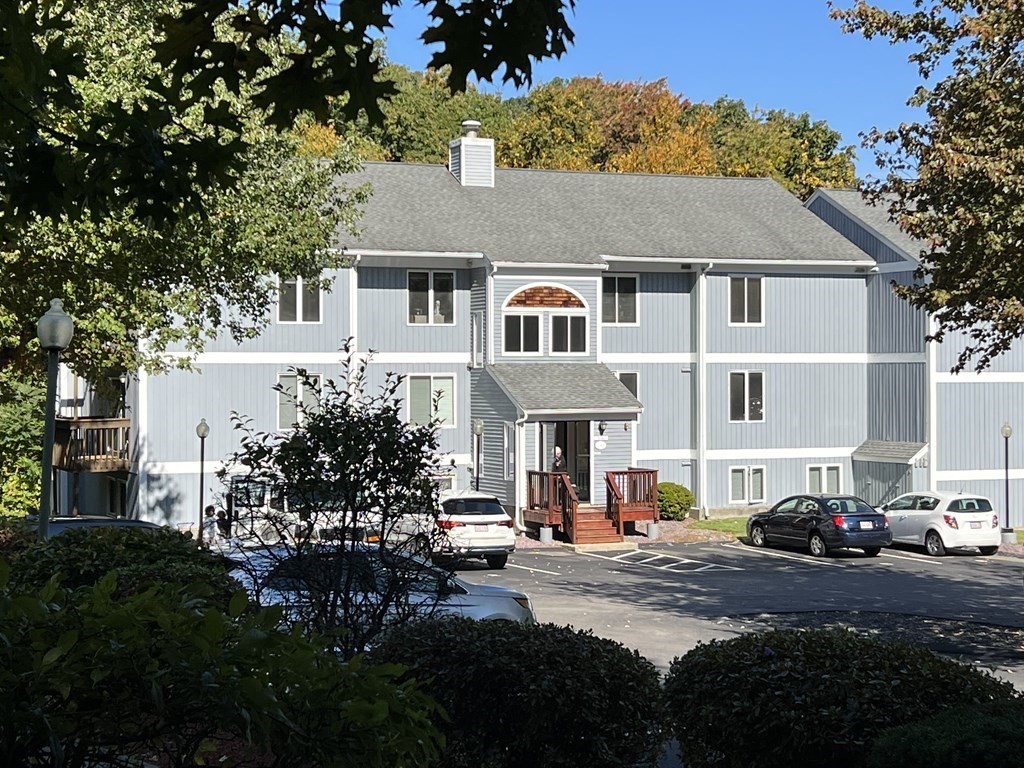 330 Sunderland Road, Unit 1 Worcester, MA 01604 - Photo 2 of 9 Gallery Image 2