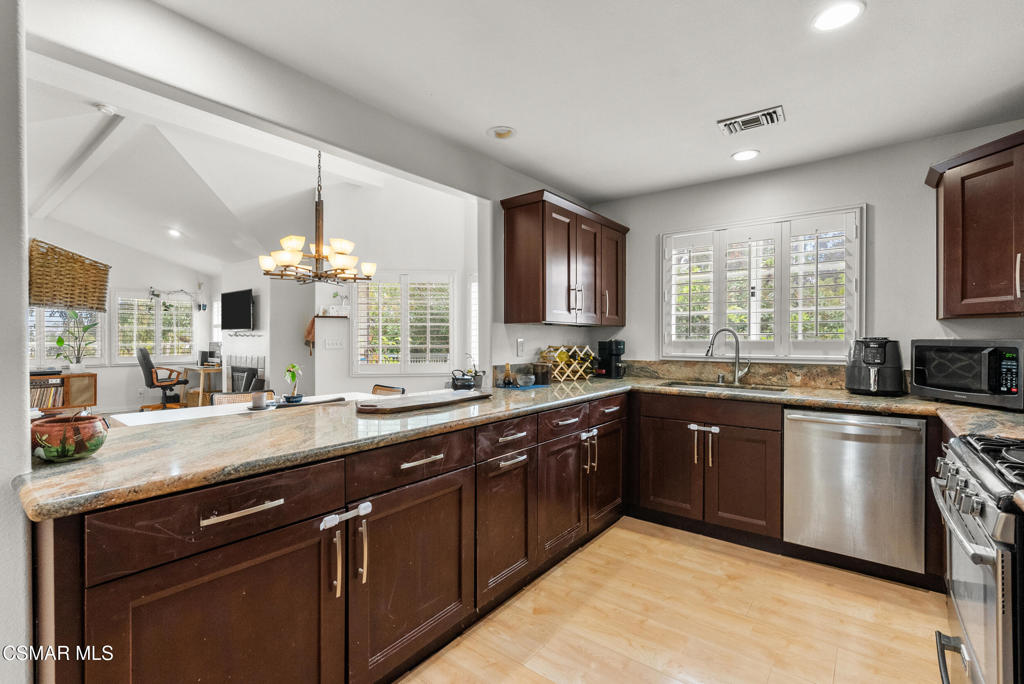 604 Charles Street Moorpark, CA 93021 - Photo 9 of 29
