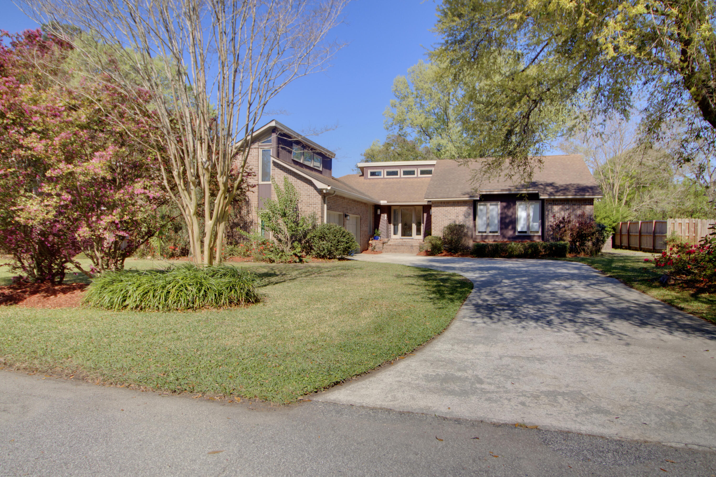18 Lavington Road Charleston, SC 29407 - Photo 2 of 41 Quiet street, prime West Ashley location