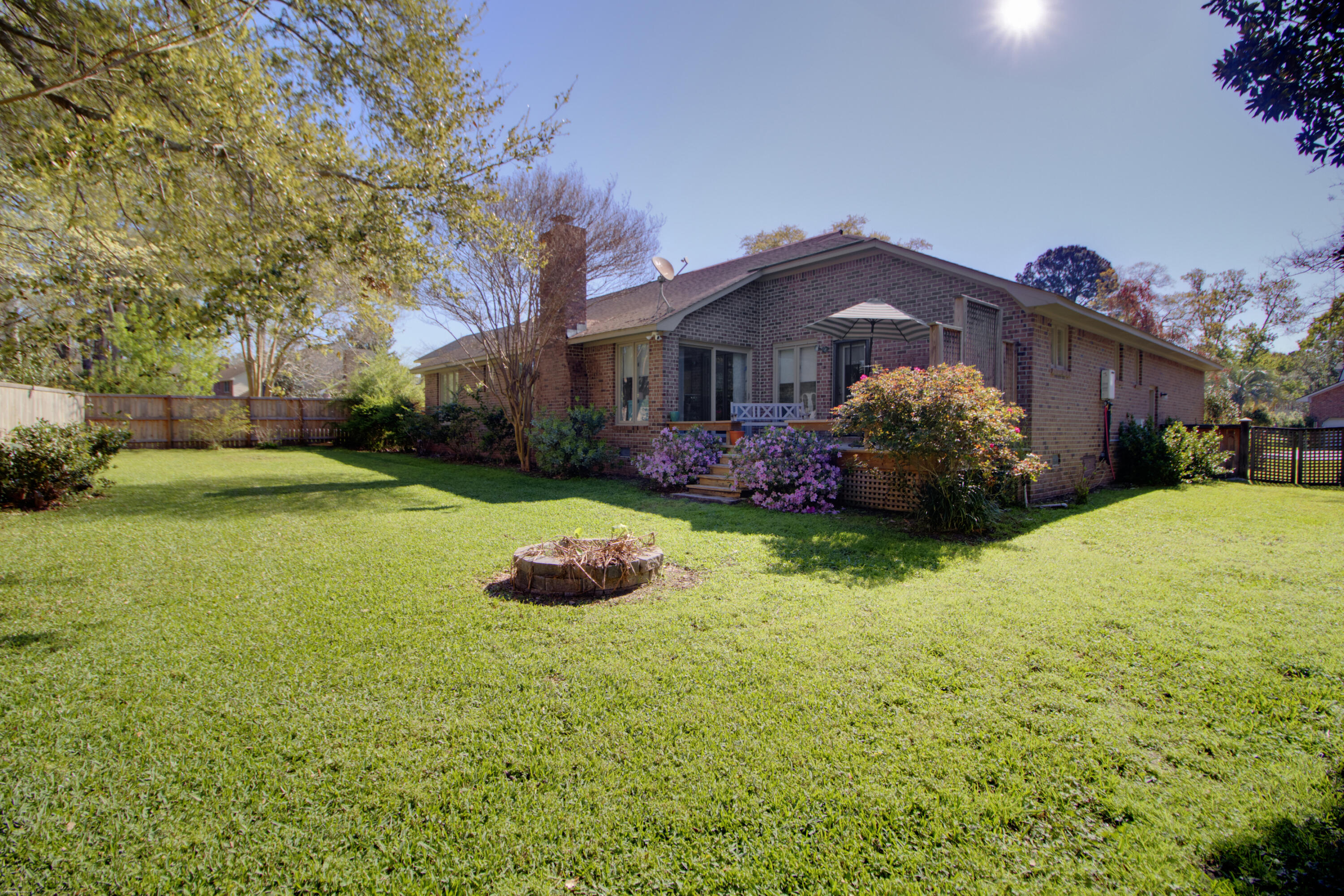 18 Lavington Road Charleston, SC 29407 - Photo 5 of 41 Another back yard view