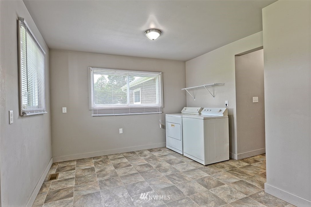 2909 Massey Road Everson, WA 98247 - Photo 12 of 27 a view of a room with window and cabinet
