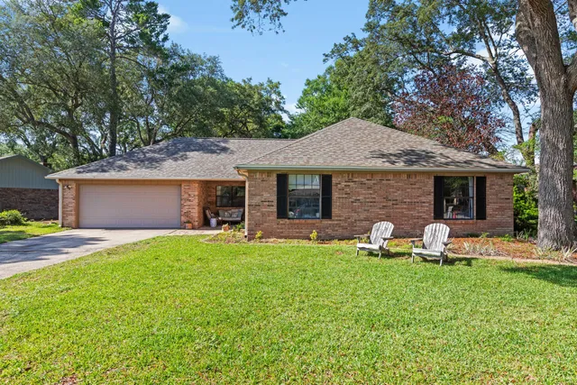 $469,900 | 207 Oakwood Circle, Niceville, FL 32578