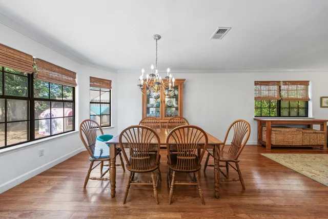 $469,900 | 207 Oakwood Circle, Niceville, FL 32578