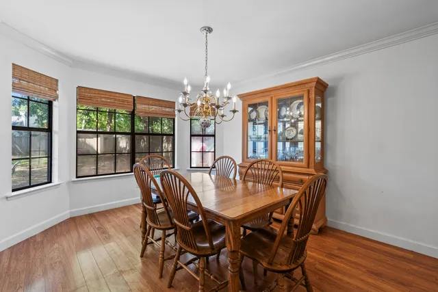 $469,900 | 207 Oakwood Circle, Niceville, FL 32578