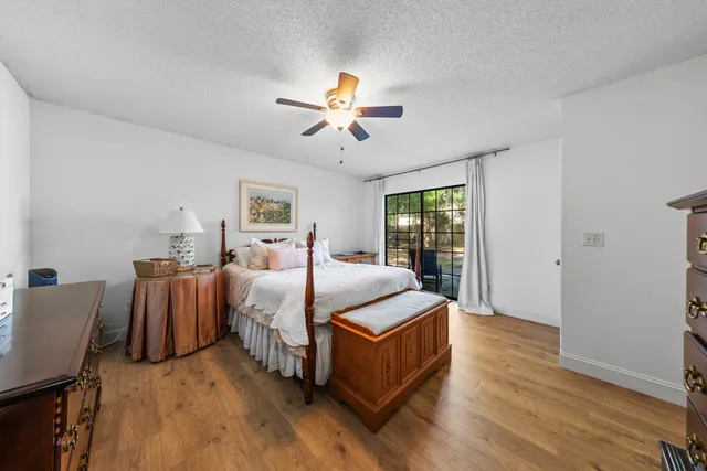 $469,900 | 207 Oakwood Circle, Niceville, FL 32578