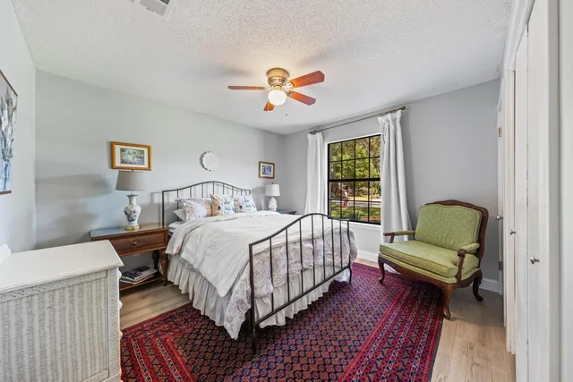 $469,900 | 207 Oakwood Circle, Niceville, FL 32578