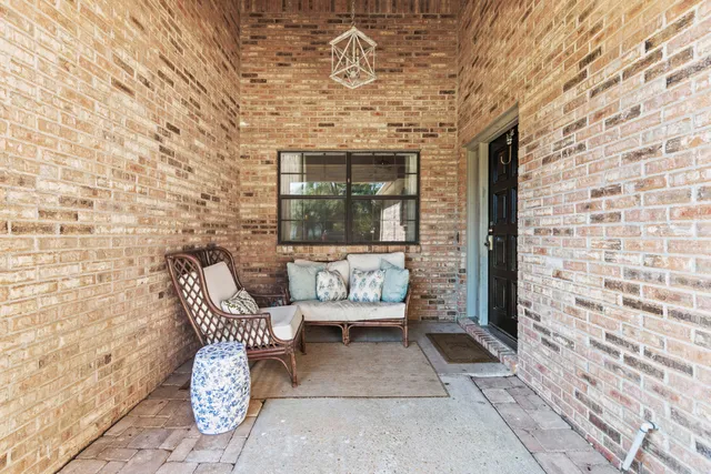 $469,900 | 207 Oakwood Circle, Niceville, FL 32578