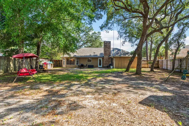 $469,900 | 207 Oakwood Circle, Niceville, FL 32578