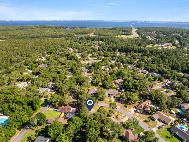 $469,900 | 207 Oakwood Circle, Niceville, FL 32578