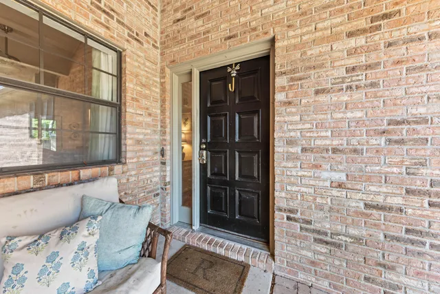 $469,900 | 207 Oakwood Circle, Niceville, FL 32578